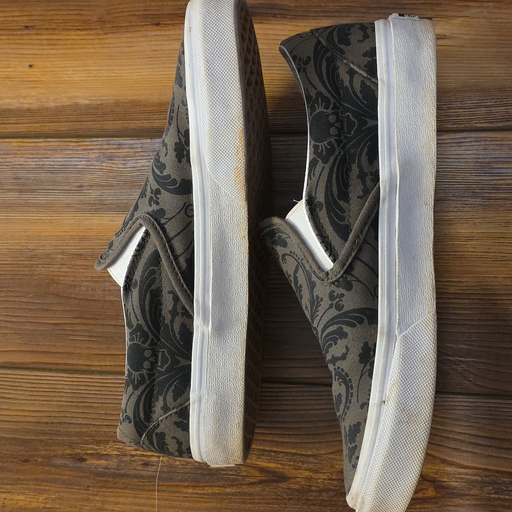 Vans Women's Slip-On Sneakers - Black and Green Pattern Skull - Picture 2 of 6